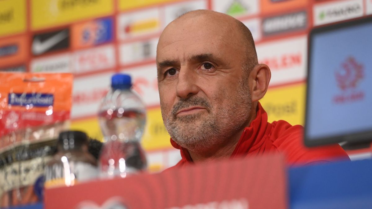 Helsinki, Finlandia. 09.06.2025. Selekcjoner reprezentacji Polski Michał Probierz podczas konferencji prasowej w Helsinkach, 9 bm. Piłkarze reprezentacji Polski przygotowują się do jutrzejszego meczu eliminacjnego mistrzostw świata z Finlandią. (js) PAP/Piotr Nowak