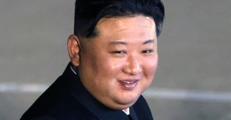 Kim Dzong Un testuje rakiety z AI. Broń ma trafić na granicę z Koreą Południową