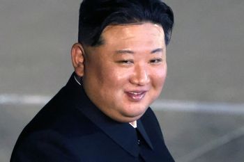 Kim Dzong Un testuje rakiety z AI. Broń ma trafić na granicę z Koreą Południową
