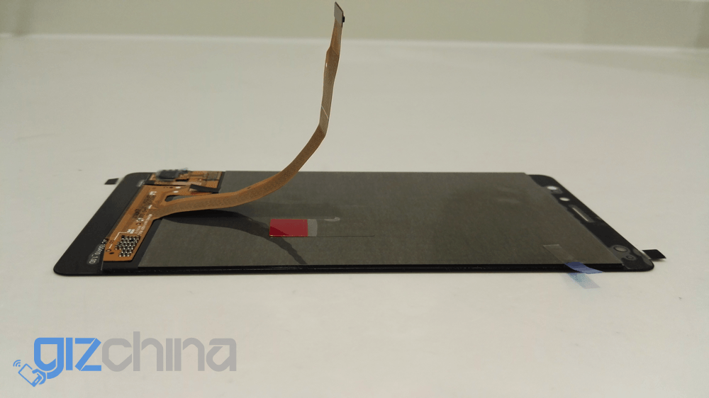 #wSkrócie: start sprzedaży OnePlusa 2, cena Xperii M5 oraz smartfon Huaweia z wygiętym ekranem 5