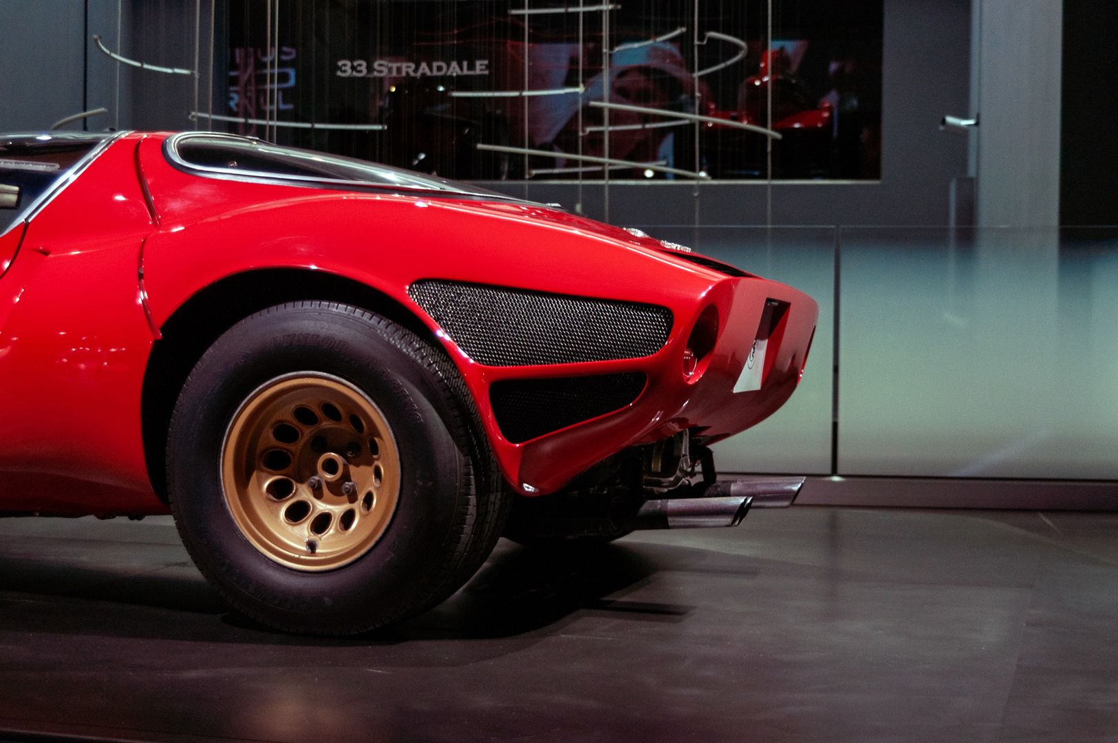 Klasyczna Alfa Romeo 33 Stradale (1967)