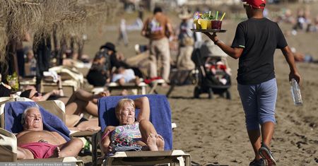 Pogoda zwariowała do reszty. Upał wygonił ludzi na plaże w Hiszpanii