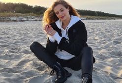 Ponętna Wiktoria Gąsiewska. Pozuje w samym biustonoszu