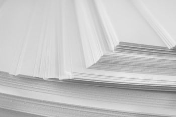 Młodzi wyjeżdżają i chcą stałego pobytu. Wzrost zgłoszeń w urzędach
