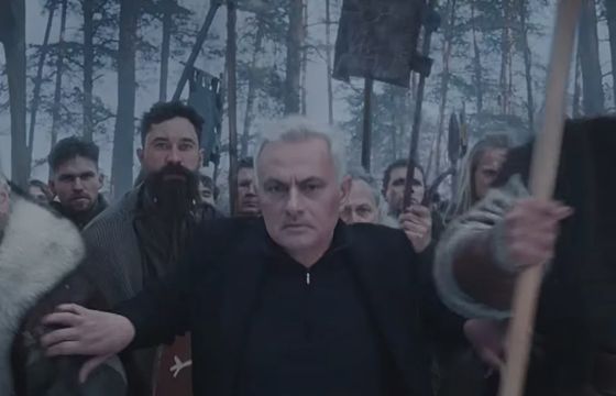 Nowa odsłona znanej kampanii Snickers. José Mourinho jako przywódca wikingów