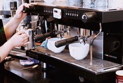 Kawa na mieście idzie w odstawkę. Polacy kupują ekspresy