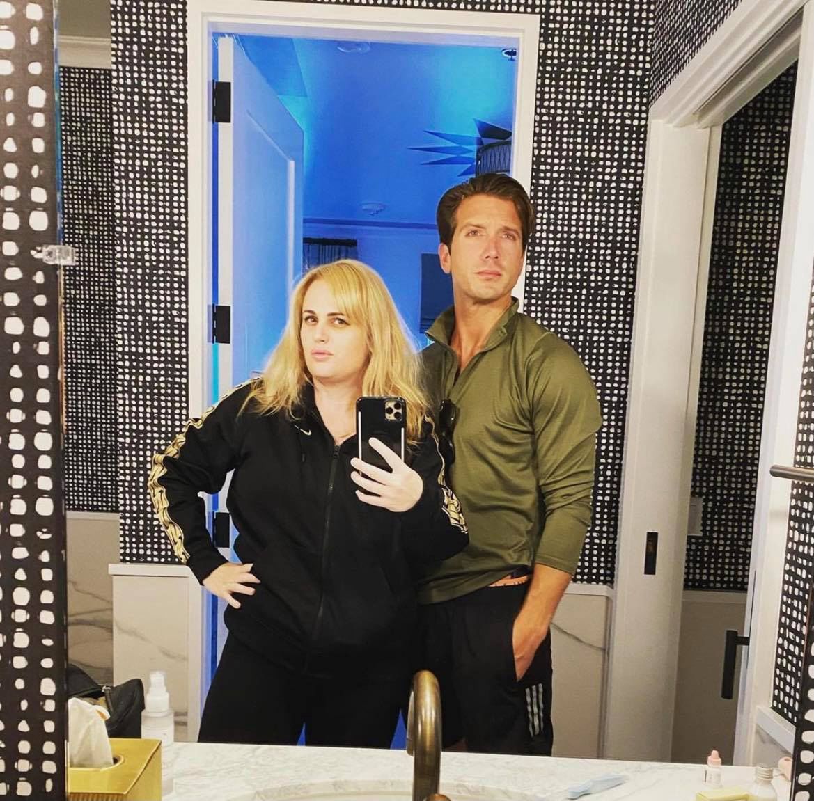 Rebel Wilson i Jacob Busch