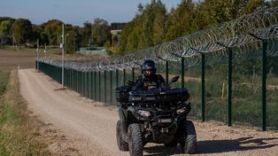 Granica z Rosją nową atrakcją turystyczną. "Chcą zobaczyć przekopane rowy"