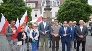 Rybnik: PiS chce referendum w sprawie paktu migracyjnego