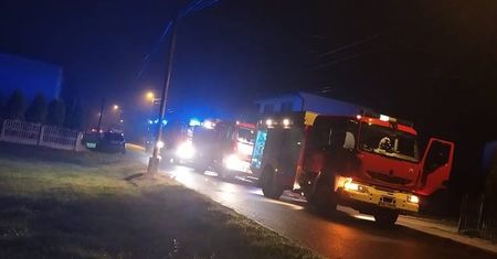 Śląsk. Tragedia w Lędzinach. W pożarze mieszkania zginęła jedna osoba, druga została ranna.