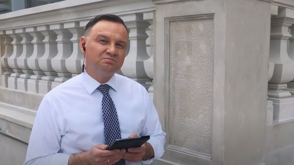 Andrzej Duda wziął udział w akcji #Hot16Challenge2