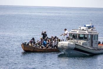 Nawet 209 tys. migrantów na morzu. Przemytnicy zarabiają krocie