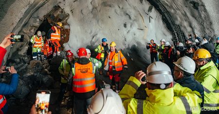 Wydrążyli tunel na S1. Ma 830 metrów długości i jest pierwszym z dwóch