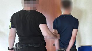 Warszawa: Dwa listy gończe, narkotyki i wspólna kryjówka. Młodzi bracia zatrzymani przez kryminalnych