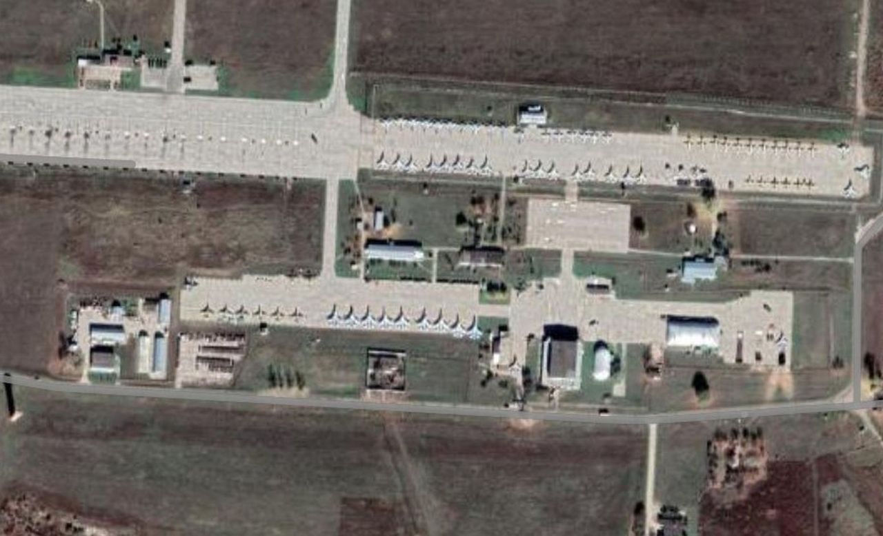 Zdjęcie satelitarne rosyjskiego lotniska w regionie krasnodarskim w Rosji