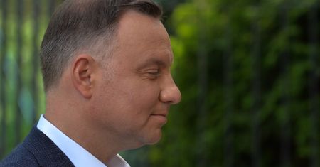 Prezydent Andrzej Duda przechodzi koronawirusa. Czuje się dobrze