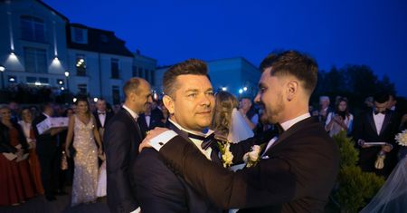 "Pięciu policjantów". Nowe informacje o awanturze Martyniuka w samolocie