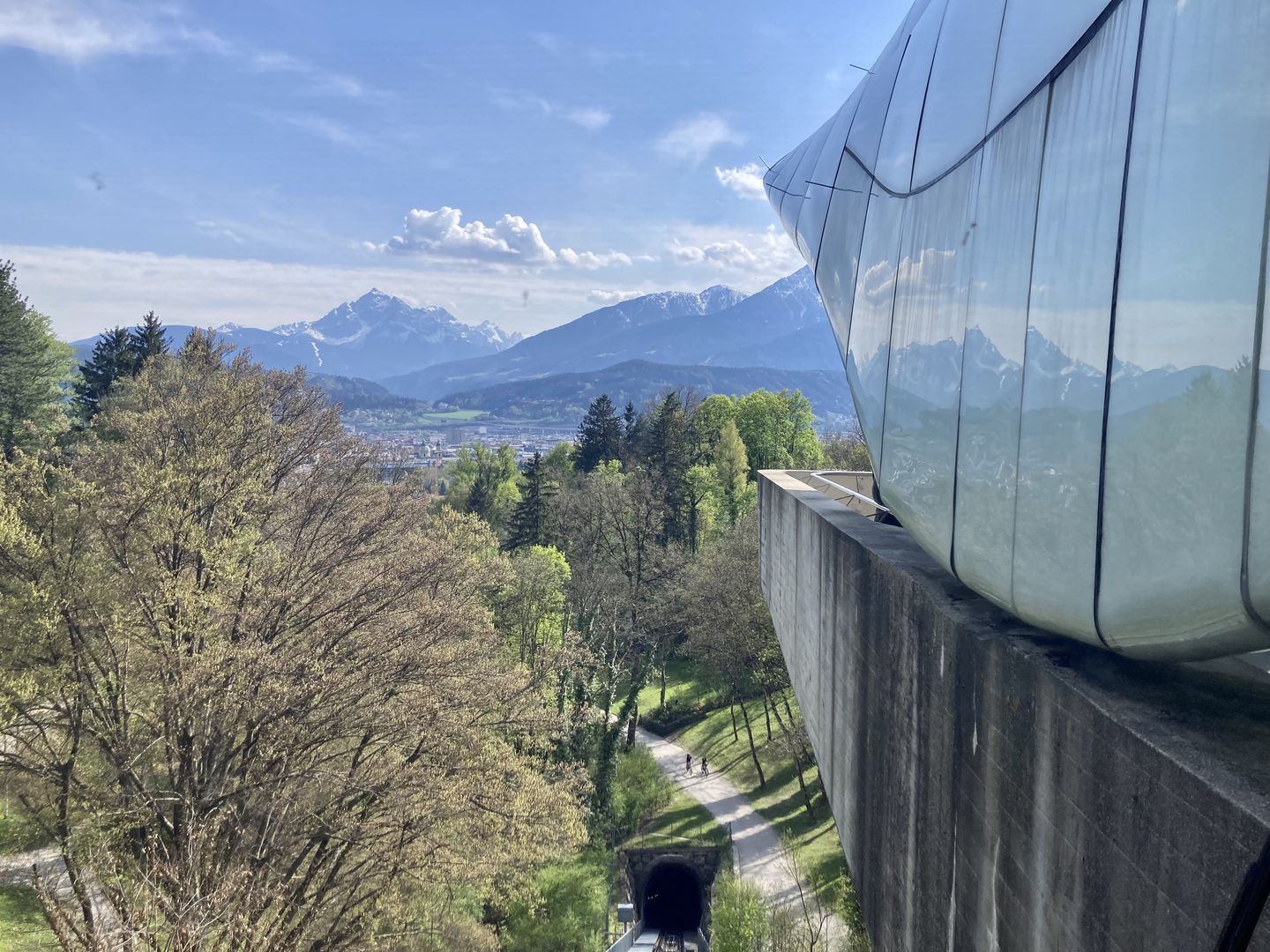 Stacje kolejki Hungerburgbahn zaprojektowała Zaha Hadid
