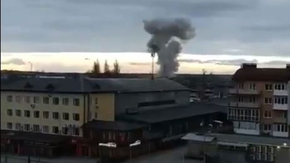 Chmura dymu nad Żytomierzem (Fot. Twitter/Nexta)