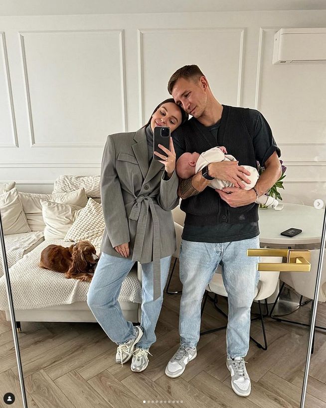 Paulina i Jakub Rzeźniczakowie z córką