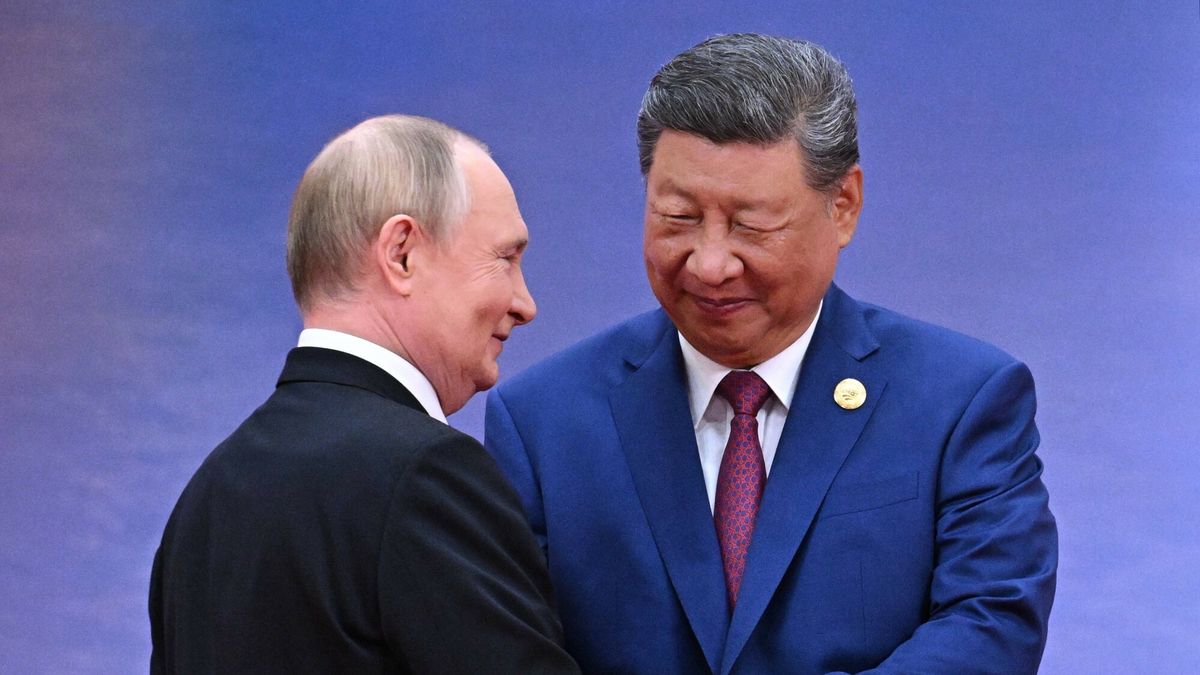 Szczyt Szanghajskiej Organizacji Wsp�?pracy
China SCO Summit 8992377 31.08.2025 Russian President Vladimir Putin and Chinese President Xi Jinping shake hands during a ceremony to welcome Heads of States of the SCO Shanghai Cooperation Organisation in Tianjin, China. Sergey Bobylev / Sputnik China PUBLICATIONxINxGERxSUIxAUTxESTxLTUxLATxNORxSWExDENxNEDxPOLxUKxONLY Copyright: xSergeyxBobylevx
IMAGO/Sergey Bobylev