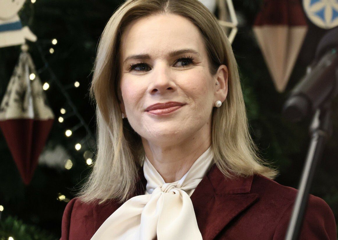 Pierwsza dama zaprezentowała się w stylowym garniturze w kratę