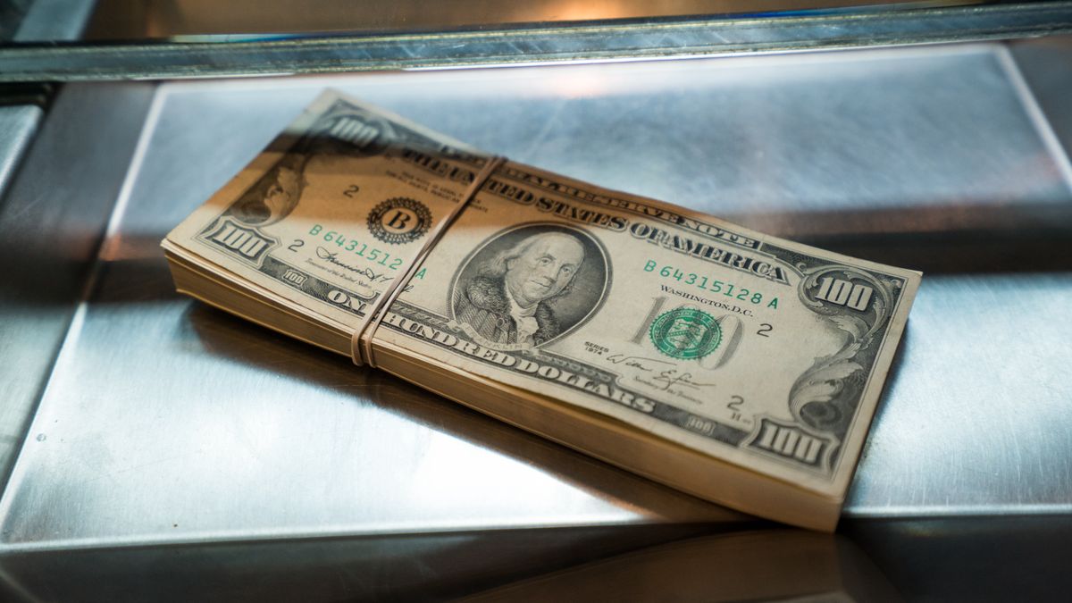 dolar dolary waluta kantor waluty pieniądze