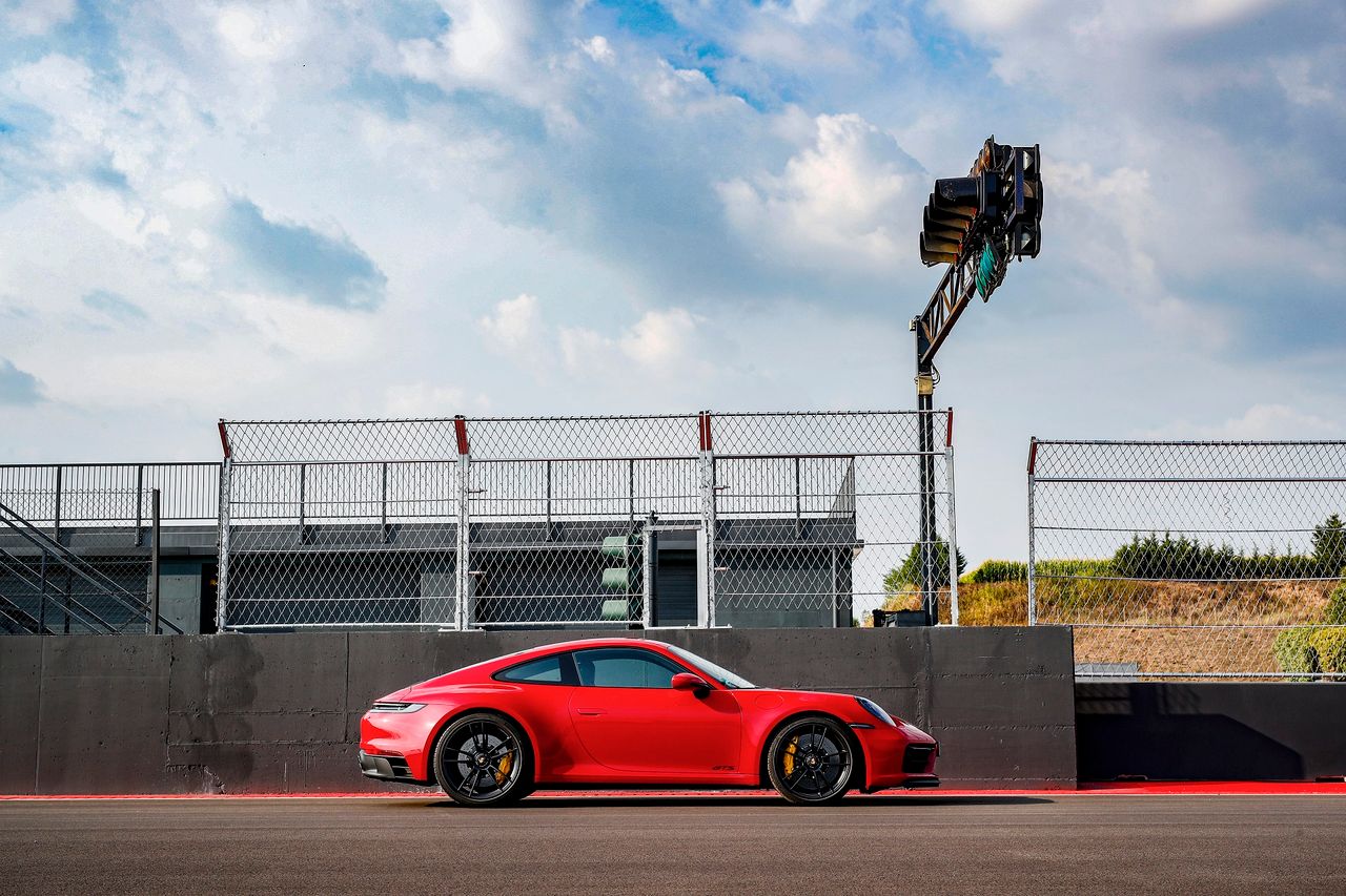 Porsche 911 Carrera GTS (2021)