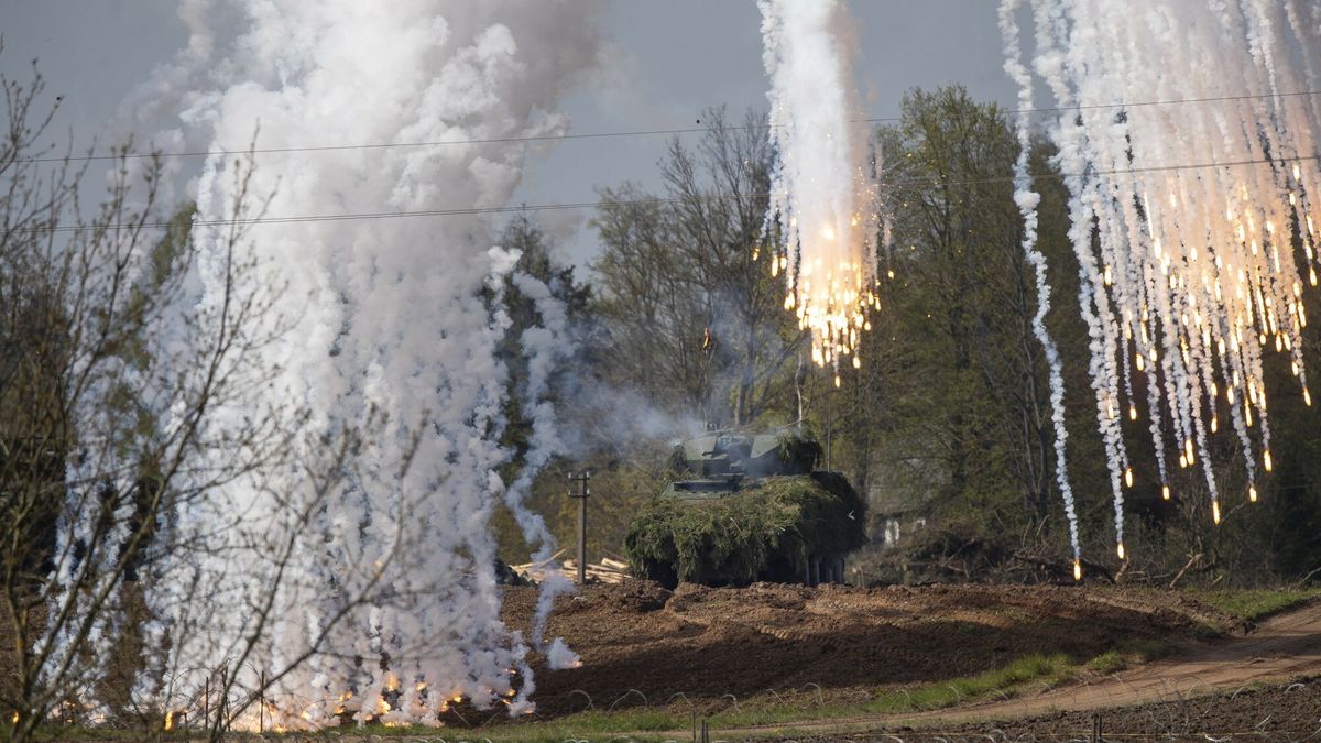 Manewry Brave Griffin. Zdjęcie archiwalne 