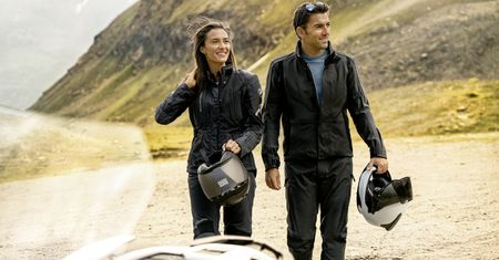 Wybór kurtki na motocykl. Lepsza skóra czy tekstylia?