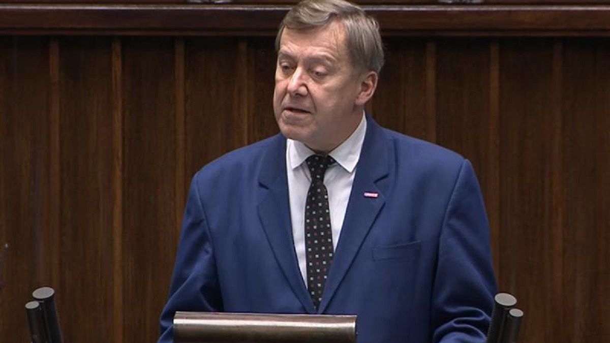 Obrady w Sejmie przy pustych ławach