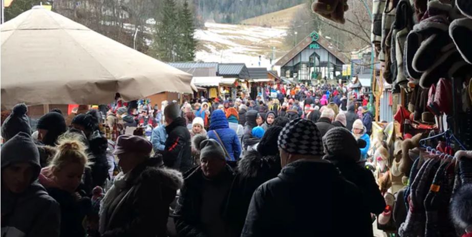 Tłumy w górach. W długi weekend w Zakopanem było więcej ludzi niż podczas sylwestra