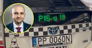 Zobaczył napis na taksówce. Radny Solidarnej Polski oburzony