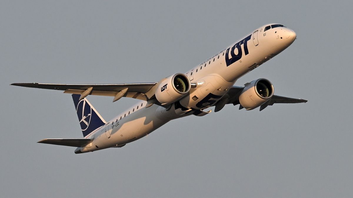 Embraer 195 LOT Polish Airlines aircraft identification code SP-LEC. Planes at Leonardo Da Vinci international airport in Fiumicino. Fiumicino (Italy), August 10st, 2025 (Photo by Massimo Insabato/Archivio Massimo Insabato/Mondadori Portfolio via Getty Images)