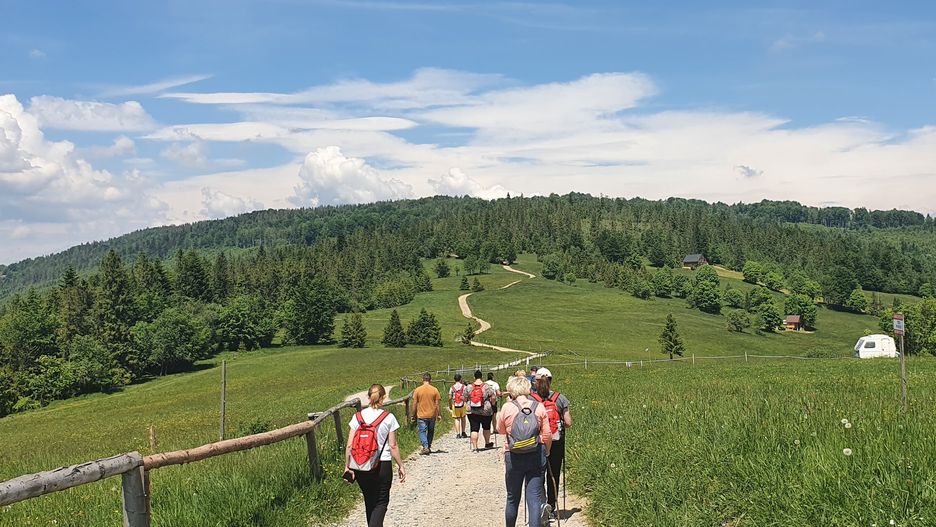Śląskie. Przewodnik "Beskidzkie Wędrówki" został wydany w językach polskim i czeskim.