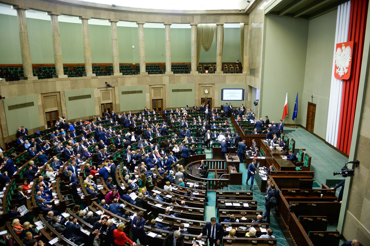 Najnowszy sondaż parlamentarny. Roszady za plecami PiS