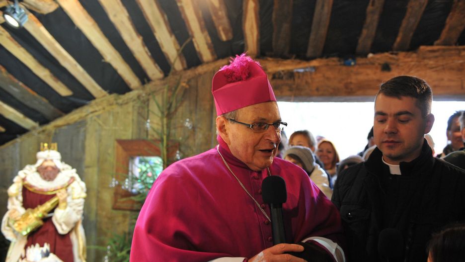 Orszak Trzech Kr�li w Cz?stochowieFot. Lukasz Kalinowski / East News Czestochowa 06.01.2016  Tradycyjny  Orszak Trzech Kroli w Czestochowie N/z: Orszak  Biskup Pomocniczy prof. dr hab.Antoni Dlugosz LUKASZ KALINOWSKI