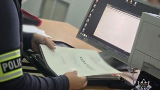 Wałbrzych: Pady, telefon i konsola. 23-latek okradał współlokatora