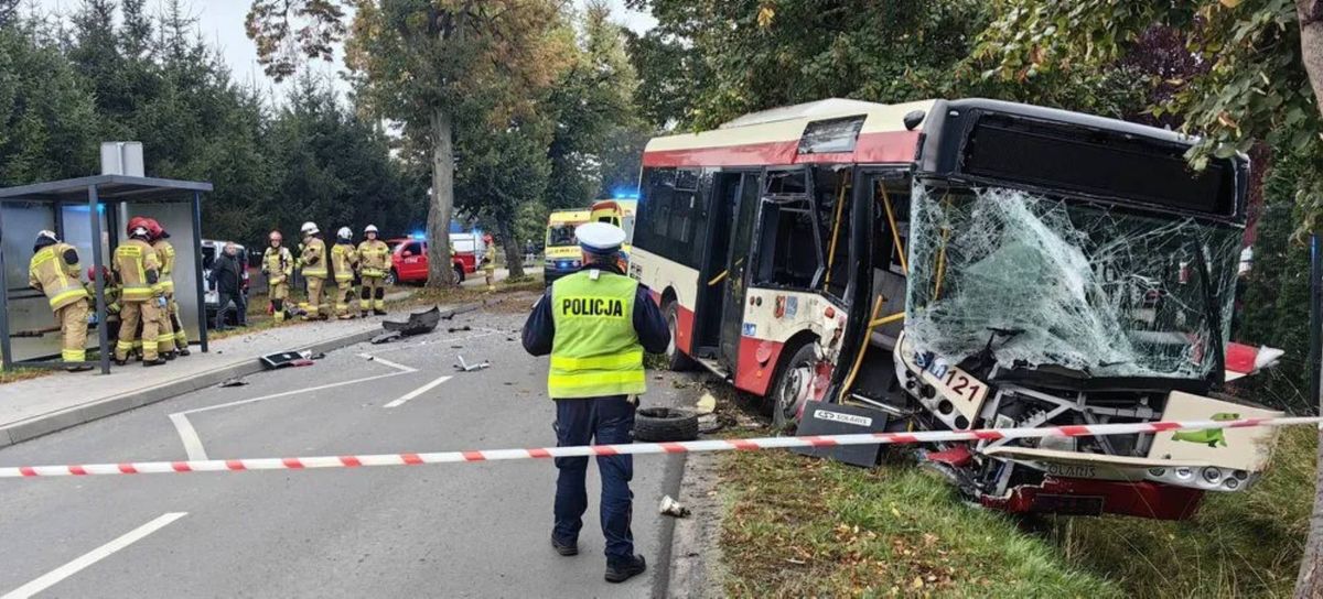 Wypadek z udziałem autobusu w Wilkowicach 