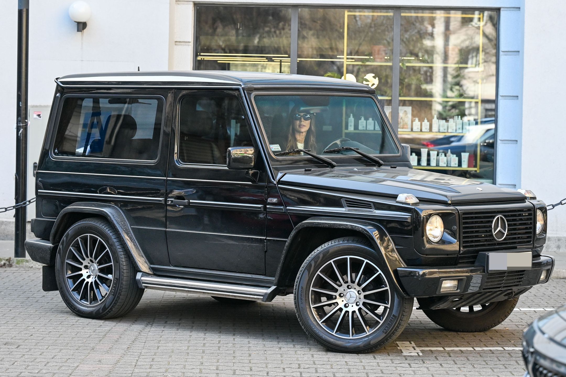 Maja Sablewska beztrosko spaceruje ulicami Warszawy