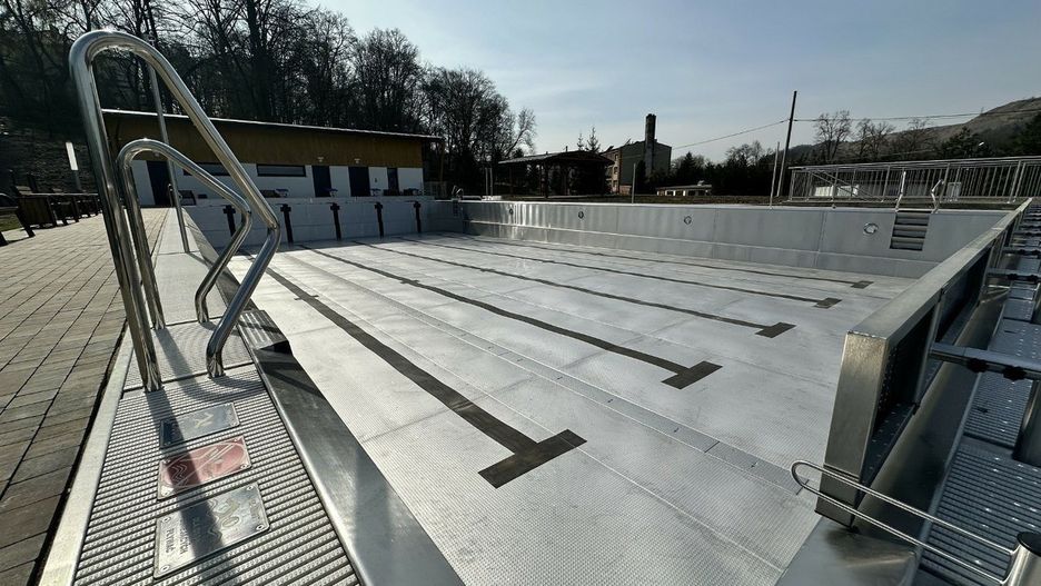 Nieużywany basen w Marcinkowicach do rozbiórki?