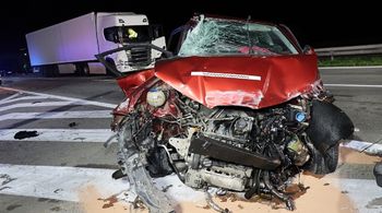Zasnął za kierownicą na A4. Cztery osoby w szpitalu