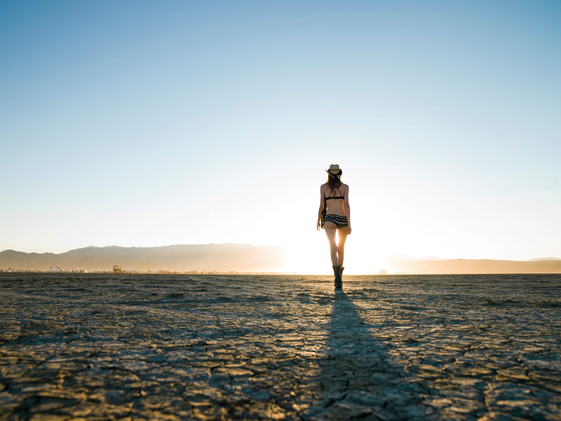10 lat festiwalu "Burning Man" zamknięte w albumie "Dust to dawn" 11