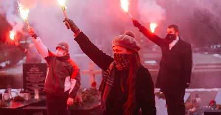 Warszawa. Uroczystość pogrzebowa majora Leszka Mroczkowskiego. Opozycjonista spoczął na Powązkach