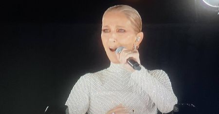 Wielki powrót Celine Dion na scenę w Paryżu po długim oczekiwaniu. Podczas pierwszego występu gwiazda płakała