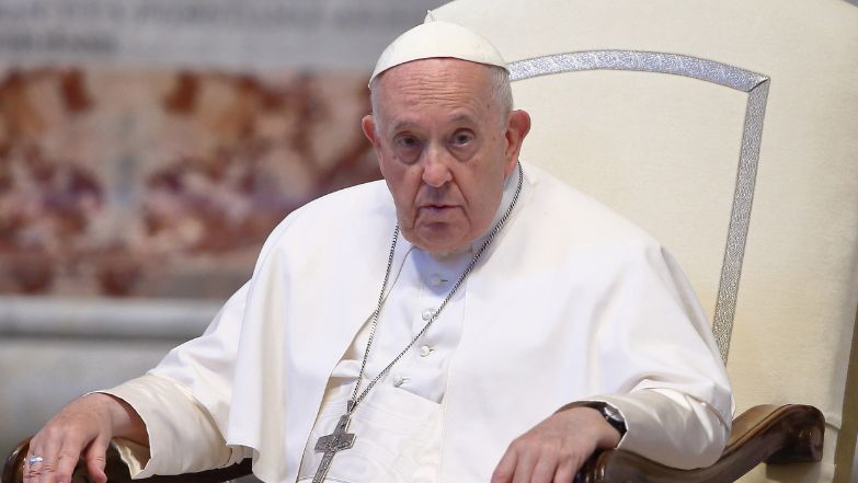 Papież Franciszek trafił do szpitala
