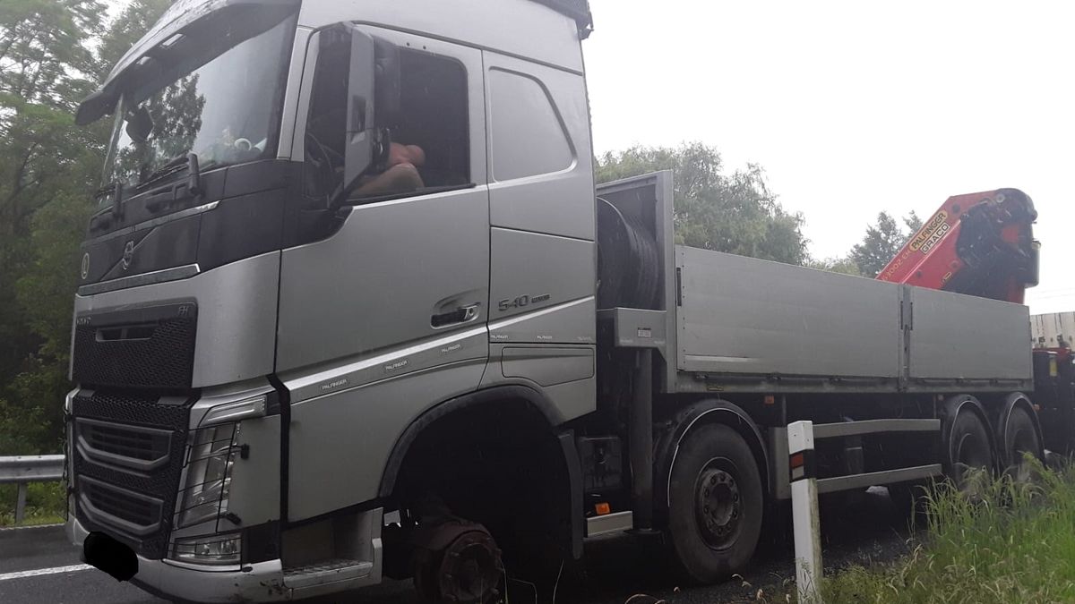 Tak podróżował po autostradzie w poszukiwaniu warsztatu
