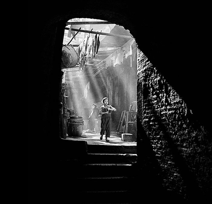 Inspirująca fotografia uliczna z Hong Kongu sprzed 60 lat 8