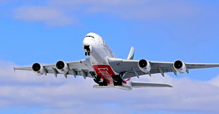 Pilne kontrole 16 Airbusów A380. Niepokojące pęknięcia w skrzydłach