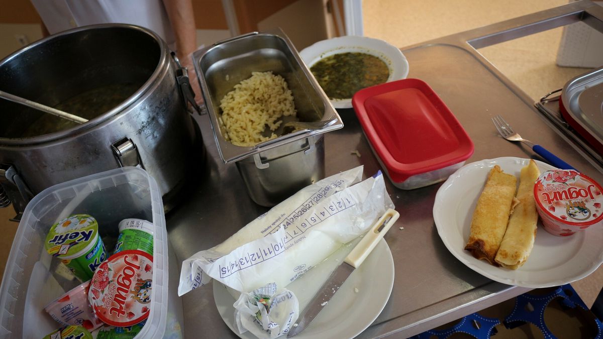 East News archiwum3
02.09.2016 WROCLAW  SZPITAL PRZY BOROWSKIEJ  ZYWIENIE JEDZENIE POSILKI SZPITALNE KUCHNIA SZPITALNA BOROWSKA   JANUSZ WOJTOWICZ / POLSKA PRESS GRUPA  GAZETA WROCLAWSKA
JANUSZ W